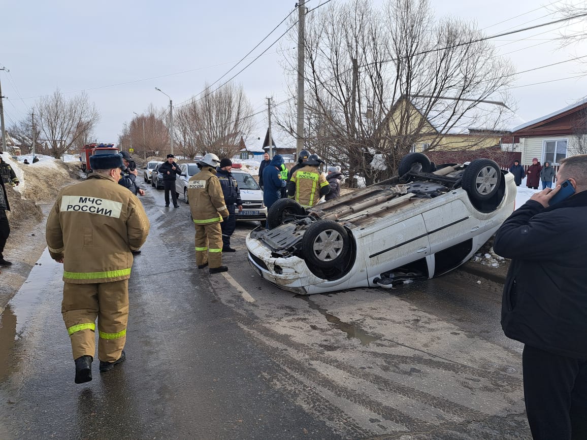 В Никольске пожарные вынимали пострадавшего из перевернувшегося авто |  06.03.2024 | Пенза - БезФормата