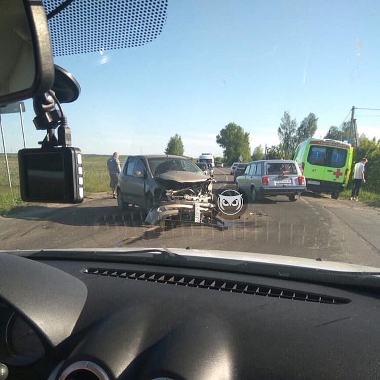 Сильно пострадал. Авария в Лебедевке Пенза. Лебедёвка Пензенская область ДТП. ДТП В Пензенской области в Лебедевке.