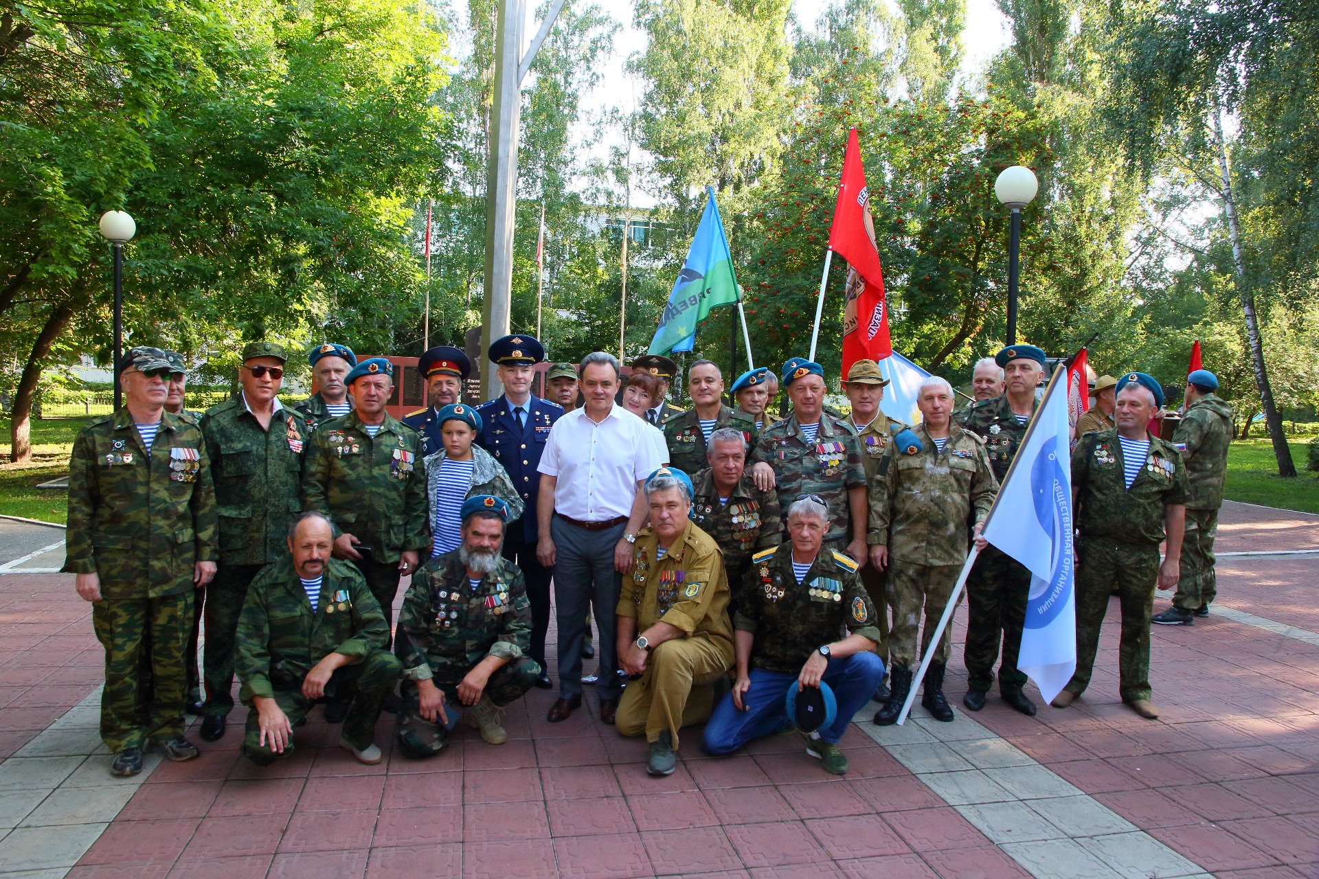 Валерий Лидин поздравил десантников с Днем ВДВ | 02.08.2021 | Пенза -  БезФормата