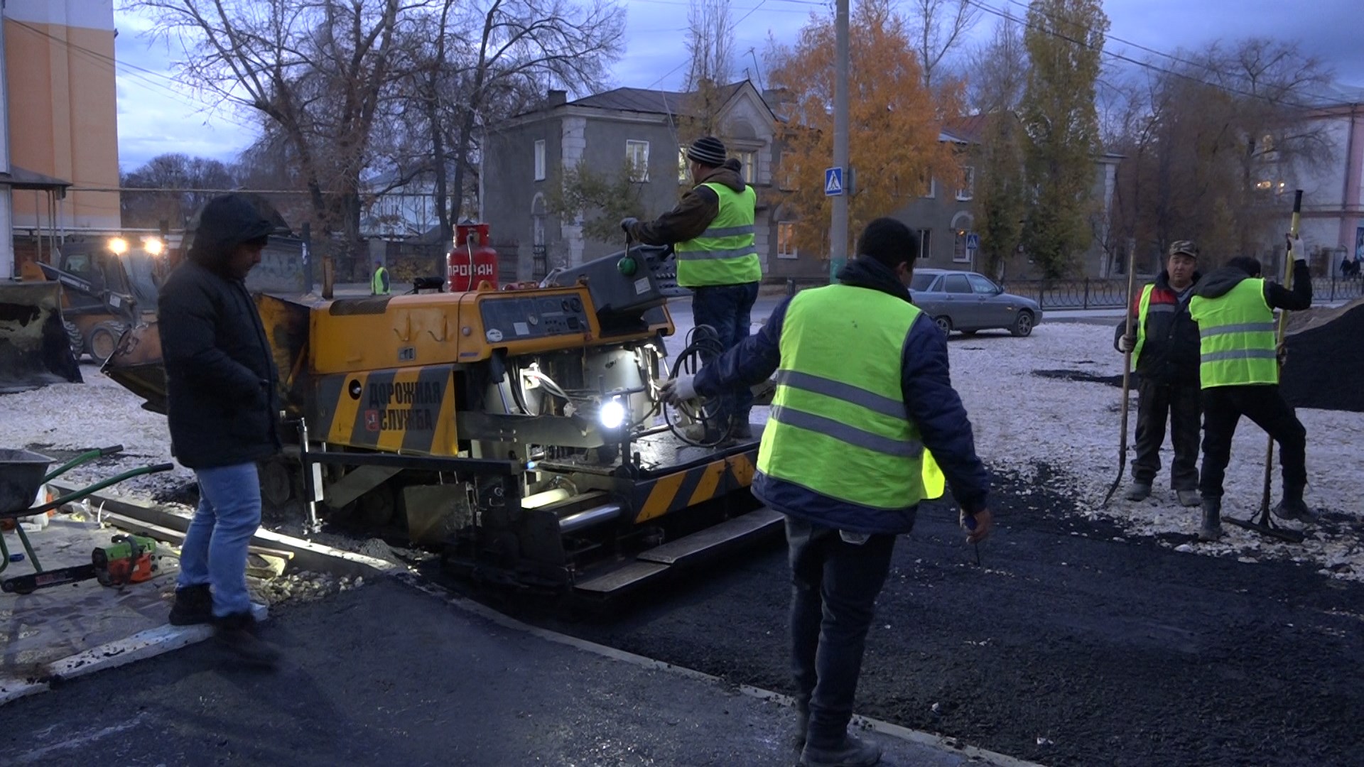 Кузнецк работа водитель. Кузнецк Привокзальная площадь. Благоустройство в Кузнецке Привокзальной площади. Пенза Кузнецк благоустройство Белинского. Асфальтирование Привокзальной площади.