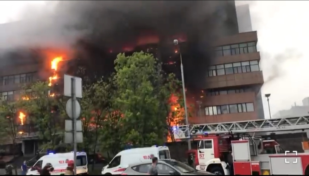 Новости бц. Пожар в Сетунь Плаза в Москве. Пожар в Москве сейчас. Пожар в бизнес центре. Пожар в Пензе сейчас в центре.