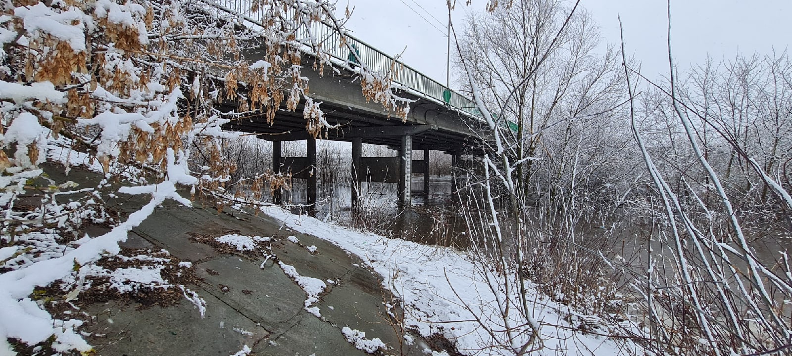 Подъем реки сердоба. Сердобск река Сердоба. Плотина Сердобск Пензенская область. Половодье в Сердобске. Речка в Сердобске.