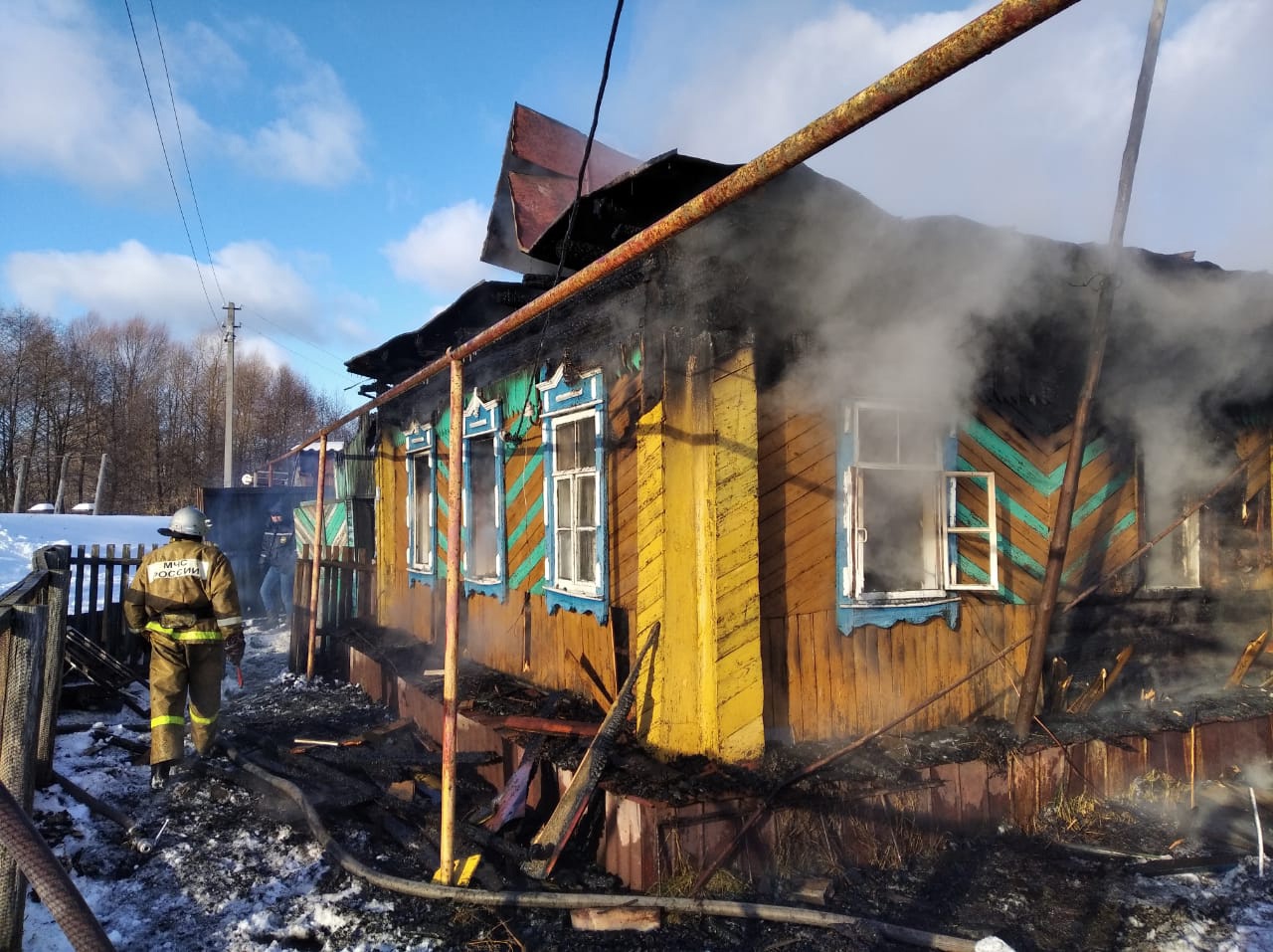 Подслушано в никольске пензенской. Пожар в Никольске Пензенской области. Пожар в Никольске Пензенской области вчера. Пожар в Никольском Ярославская область. Пожар в Никольском районе дом.