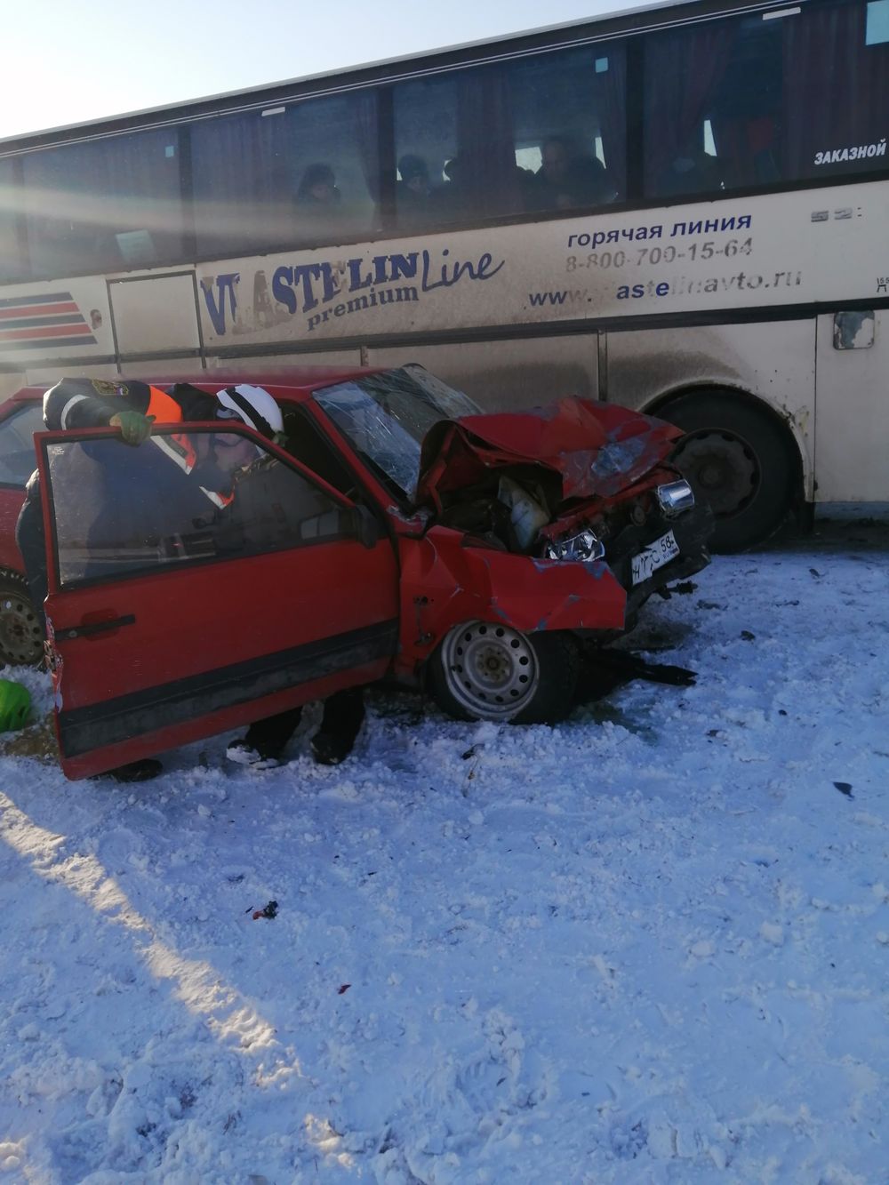 В Пензенском районе спасателям пришлось вызволять 2 пострадавших из  автомобиля | 16.03.2022 | Пенза - БезФормата