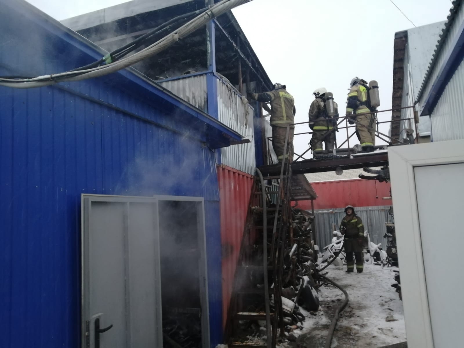 Пожар в кузнецке на улице белинского. Пожар в Кузнецке. Пожар на песчаной улице. Пожар в Кузнецке сегодня.