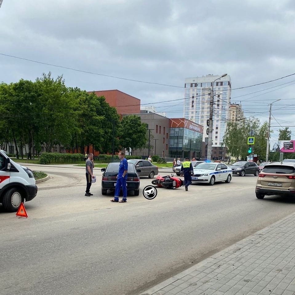 В Пензе образовалась пробка из-за ДТП с мотоциклом | 23.06.2022 | Пенза -  БезФормата