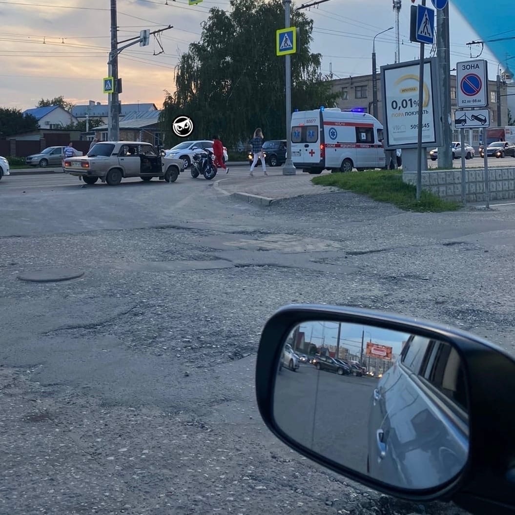 В Пензе мотоциклист перевернулся и врезался в «ВАЗ» | 27.07.2022 | Пенза -  БезФормата