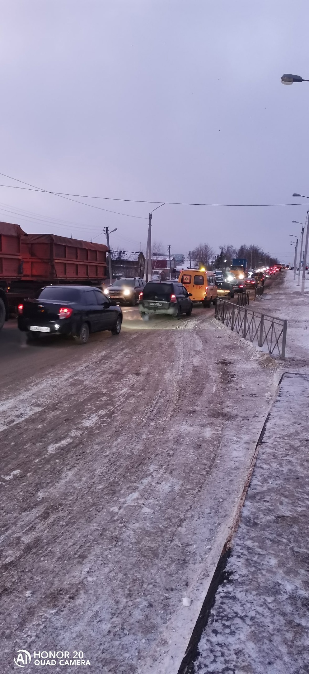 Утреннее ДТП в Бессоновке стало причиной большой пробки | 18.01.2023 |  Пенза - БезФормата