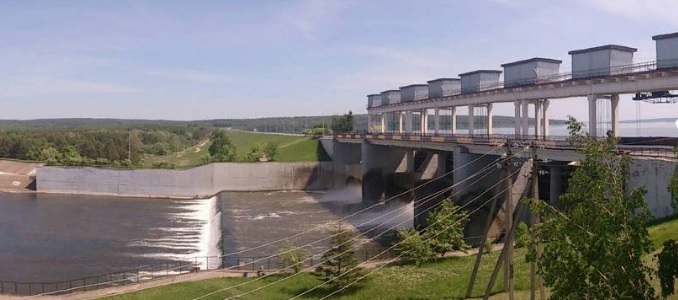 Вода на сурском водохранилище