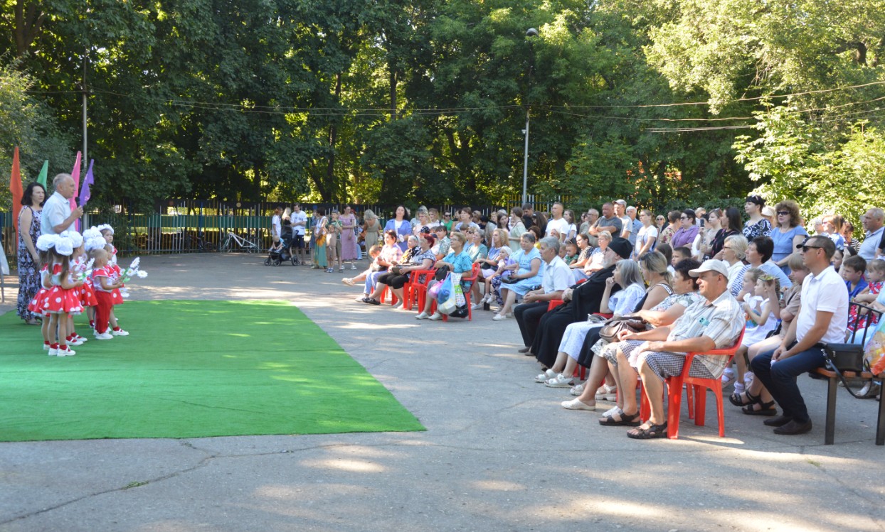 В Кузнецке отметили День семьи, любви и верности | 09.07.2024 | Пенза -  БезФормата