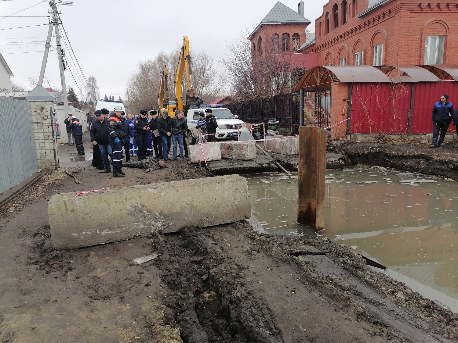 В Пензе человек утонул в котловане с водой на улице Серпуховская - Столица58