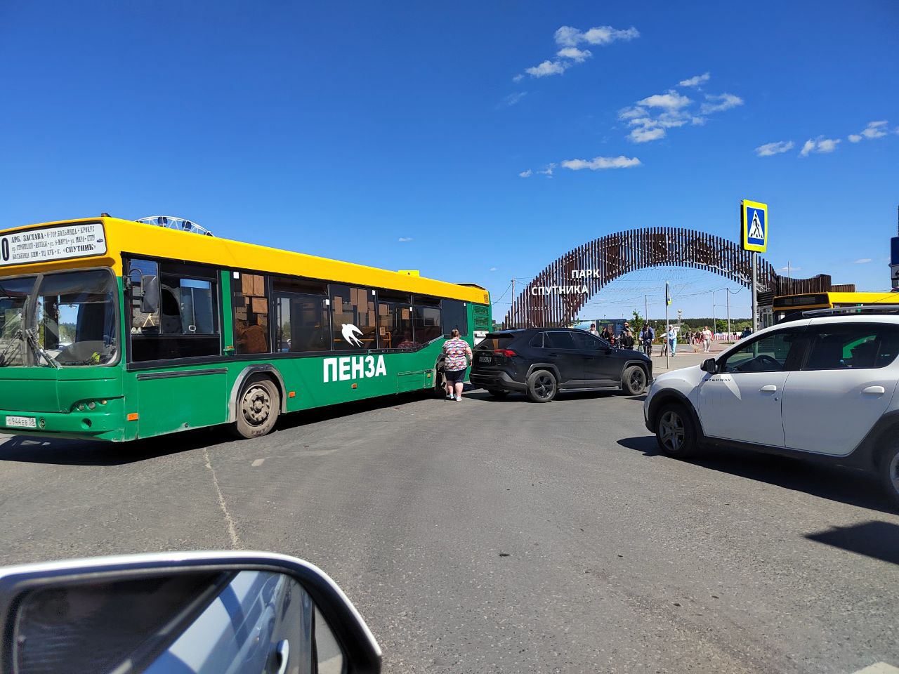 В Спутнике образовалась пробка из-за ДТП с участием автобуса | 19.05.2024 |  Пенза - БезФормата