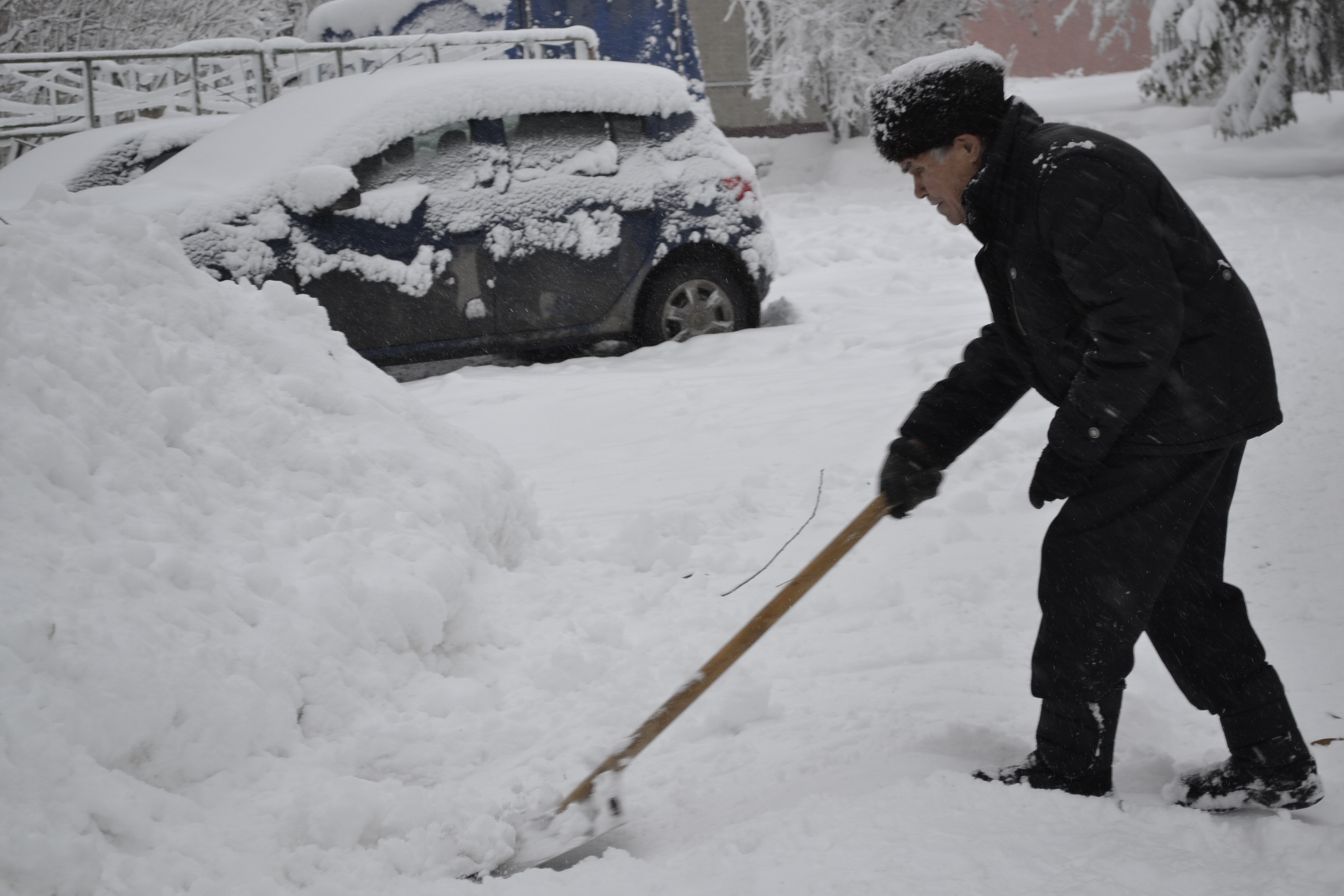 В Пензе на уборку снега в разных районах города потратят более 10,5 млн.  рублей | 06.12.2023 | Пенза - БезФормата