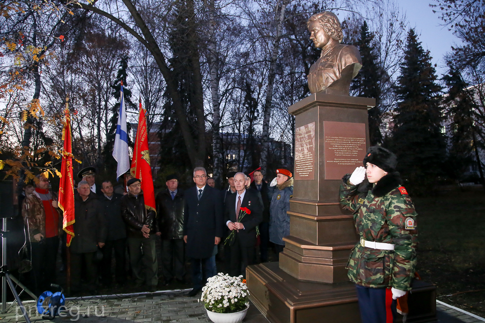 Открытие монумента легендарной Валентине Гризодубовой в Пензе в фактах и фотографиях
