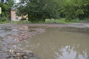 Жители ул. Галетная требуют отремонтировать дорогу