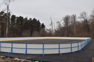 В Сердобске завершают строительство ледовой арены под открытым небом