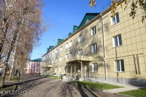 Квартира за работу в Нижнем Ломове: губернатор вручил ключи новоселам — сотрудникам компании "Дамате"