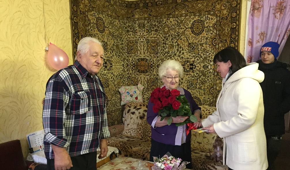 Ольга Чистякова поздравила пензенскую семью с 60-летием!