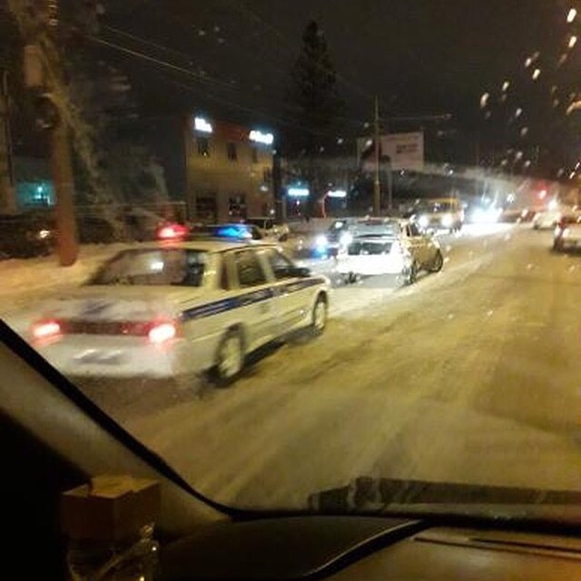 Сильный снегопад в Пензе стал причиной аварий и пробок