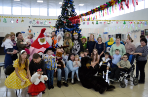 Группа компаний "Дионис" подарила детям новогоднюю сказку