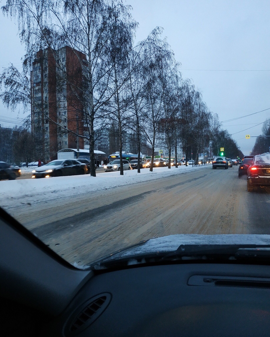 Утренний ужас: пензенские водители жалуются месиво из снега и льда под колесами