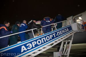 Девочку из Кузнецка после страшной аварии отправили в Москву спецбортом МЧС