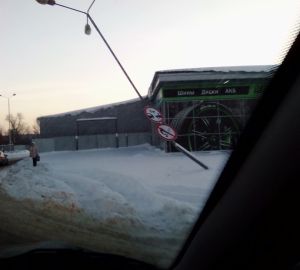 Жители Арбеково опасаются, что им на голову упадет фонарный столб