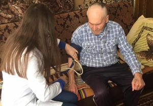 Пензенские врачи и студенты провели дворовый обход в Беково