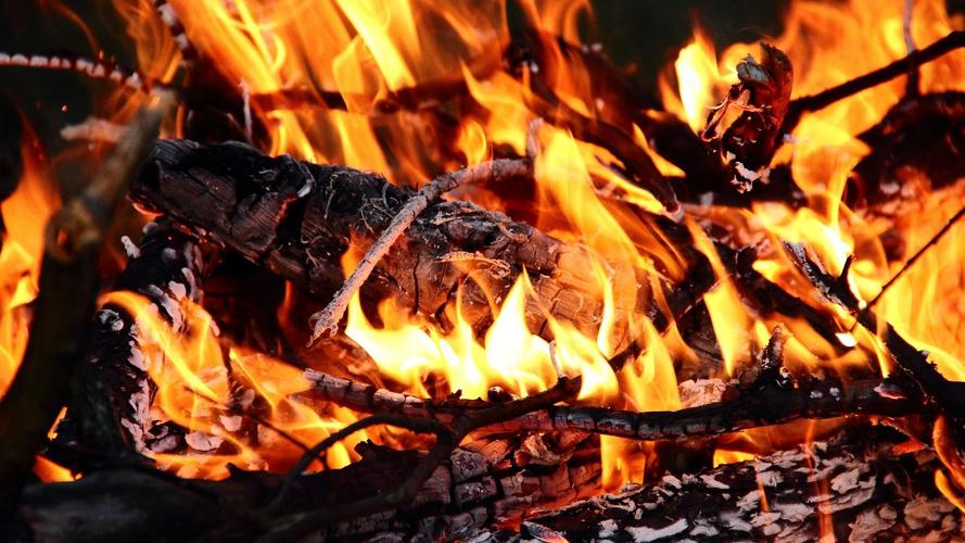 В Сердобске спасателям удалось спасти человека из огня