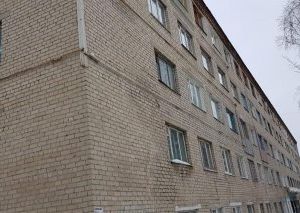 Метровые сосульки с дома на Ударной муниципальной УК помогла «сбить» прокуратура