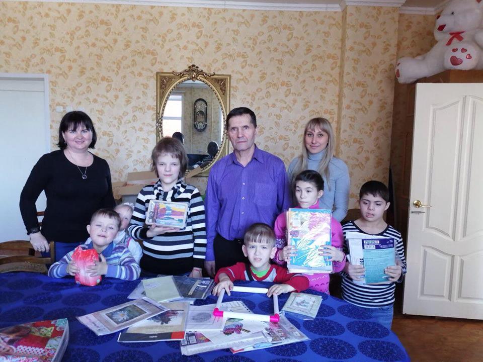 «Караван добрых дел» доставил витамины и травы в мокшанский дом-интернат