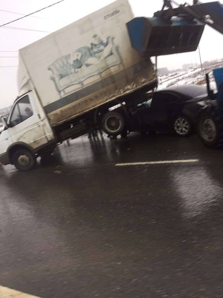 В ДТП с акробатическими этюдами на мосту в Пензе никто не пострадал