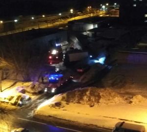 Пожар в автосервисе на Лядова: сгорел скутер и легковушка