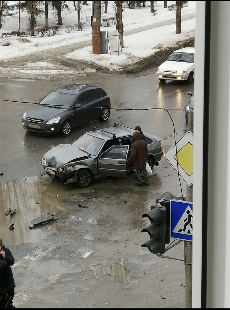 В Кузнецке батюшка на скорости врезался в автомобиль с ребенком?