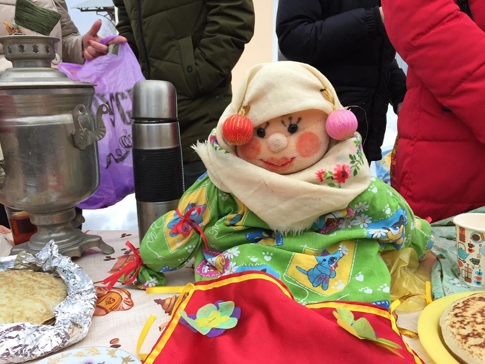 Жители Ахун организовали проводы Масленицы