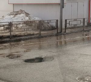 Провал в асфальте на Урицкого в Пензе заделают "в ближайшее время"