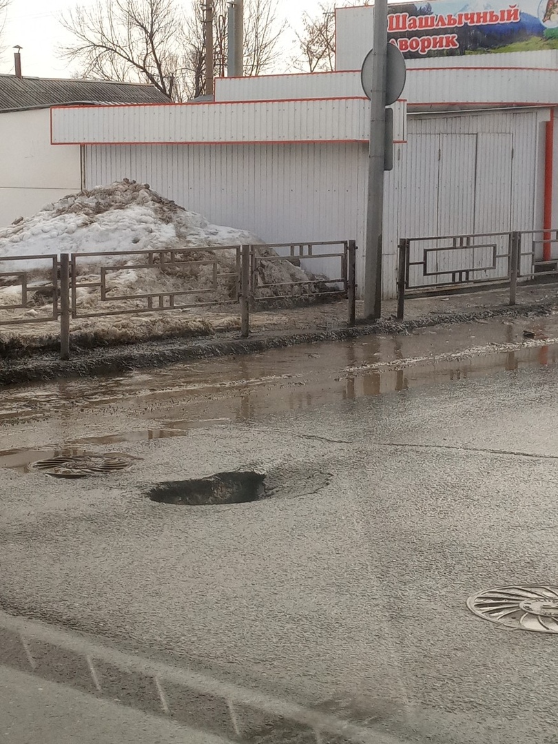 Провал в асфальте на Урицкого в Пензе заделают "в ближайшее время"