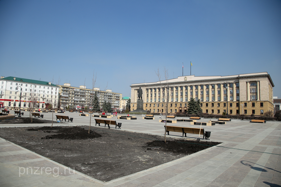 Площадь Ленина приобретает завершенный вид