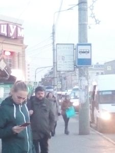 Пензенцы пожаловались на неработающее табло с расписанием автобусов на остановке "Центральный рынок"