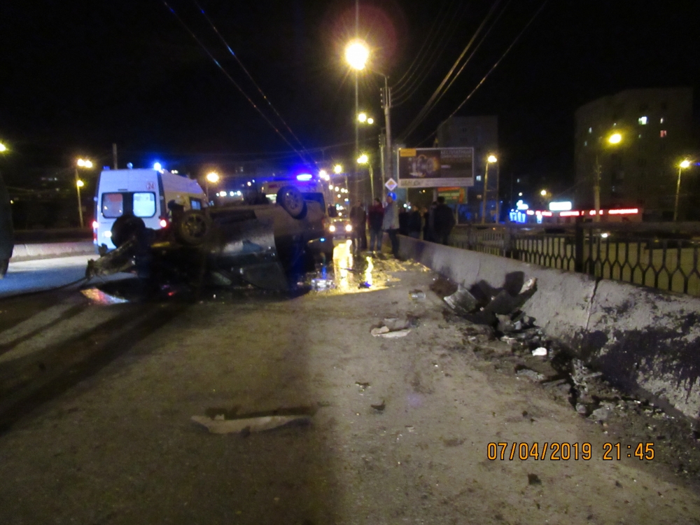 Пассажирку разбившейся в Пензе "Приоры" спасатели буквально  "вырезали" из автомобиля