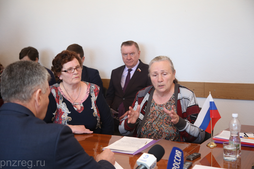 Жители Каменки попросили губернатора помочь с решением проблем в сфере ЖКХ и благоустройства