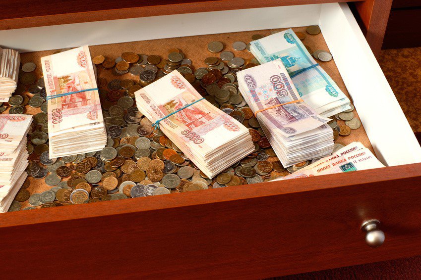 Что было в деревянной тумбе задержанного за взятку чиновника пензенской мэрии?