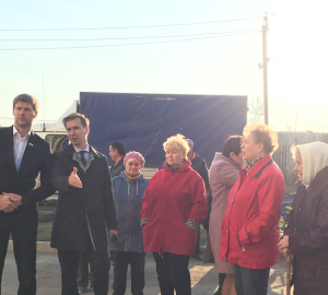 Жители Терновки попросили депутатов гордумы вмешаться в спор с соседями