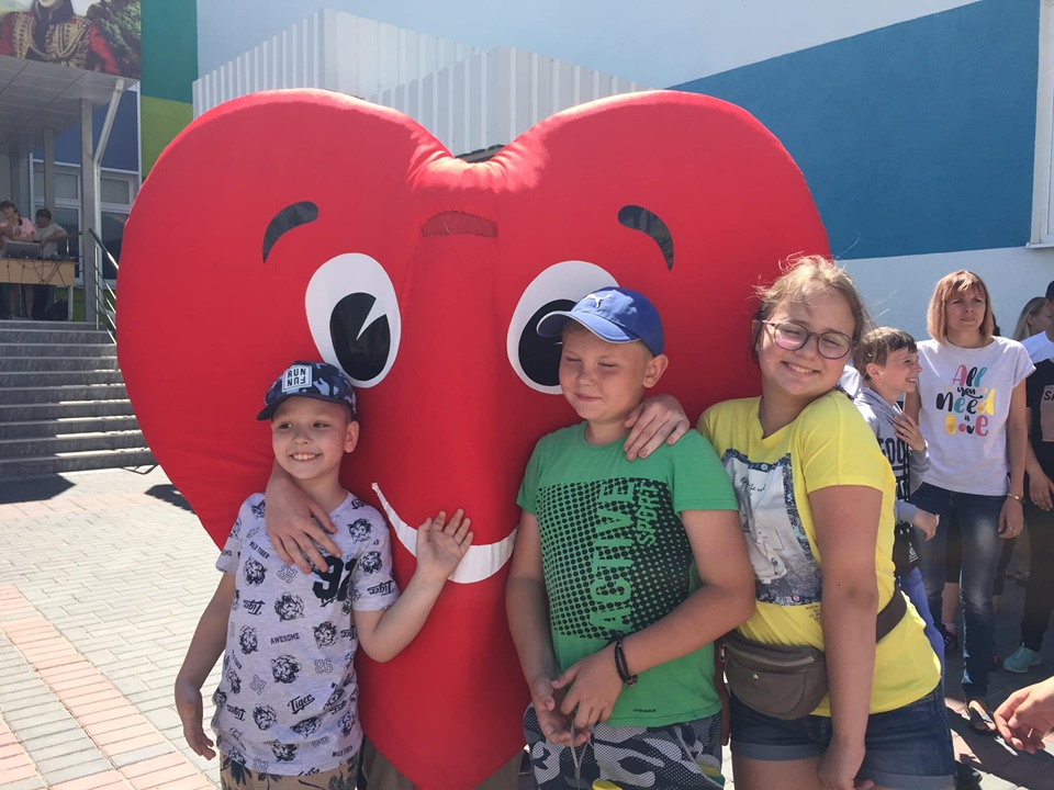 С большим сердцем: Ольга Чистякова организовала праздник для учеников школы Засечного