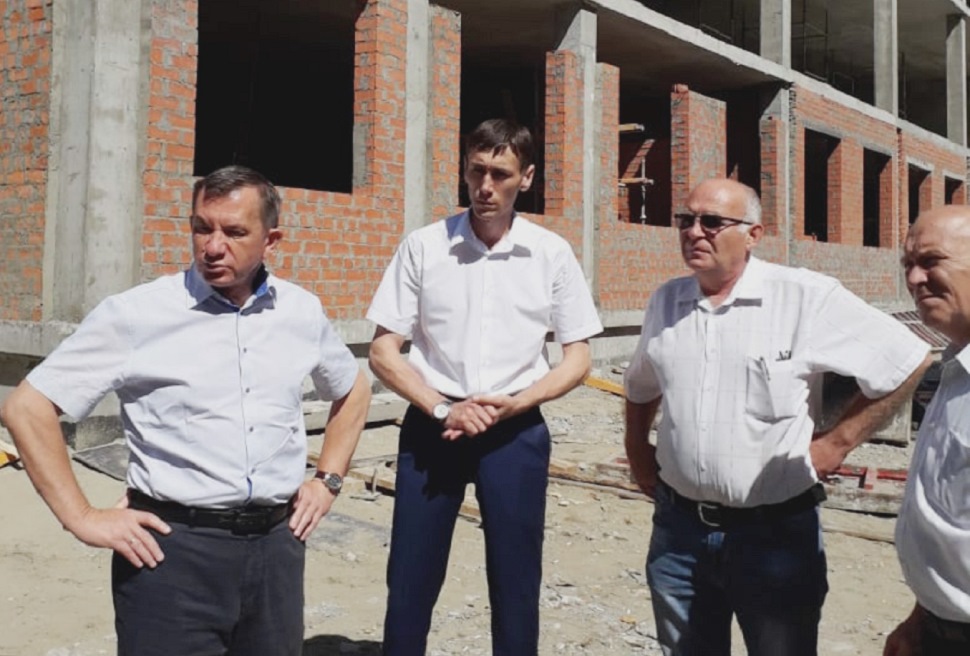 Стройка детской поликлиники в Нижнем Ломове бьет рекорды по графикам