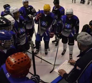 Хоккейная команда ГК «Дионис» открыла серию дружеских матчей