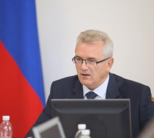 Глава области поставил задачу обеспечения медиков благоустроенным жильём