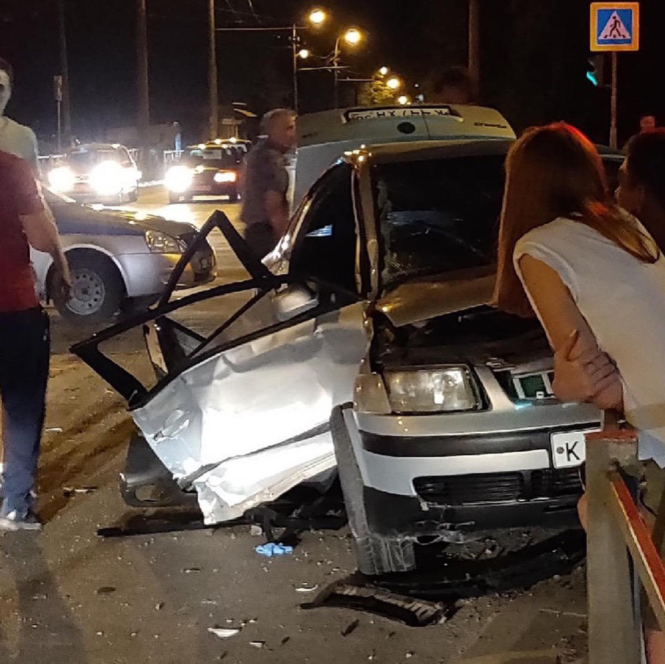 Летел на красный: автолюбители назвали виновника жесткого ДТП на Тернопольской