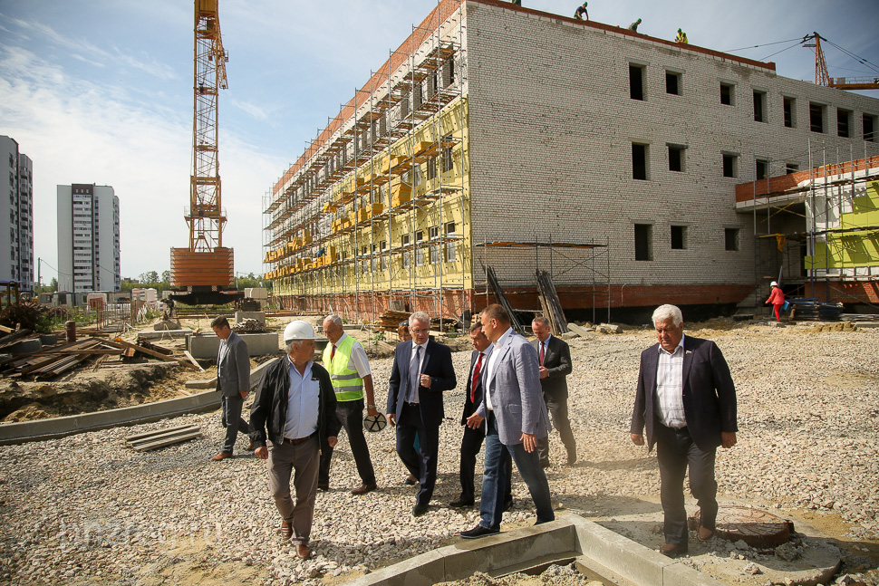 Новую школу в  Арбеково достроят к концу года