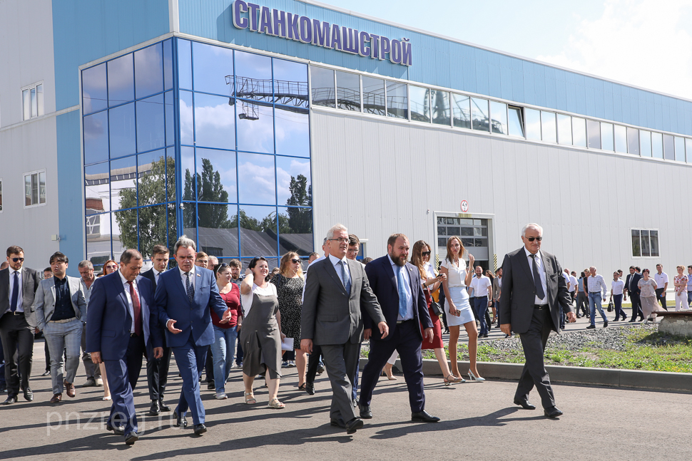 Губернатор Иван Белозерцев принял участие в открытии второго цеха машиностроительного завода в Пензе